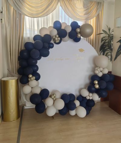 Украса с арка с балони за абитурентски бал или юбилей