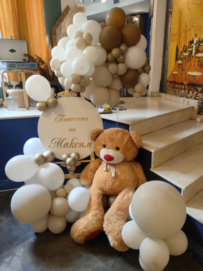 Украса за погача, кръщение или посрещане на бебе със статив и голям мечок