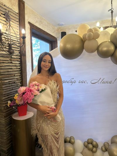 Украса с арка с балони за абитурентски бал, кръщене или юбилей в златно 